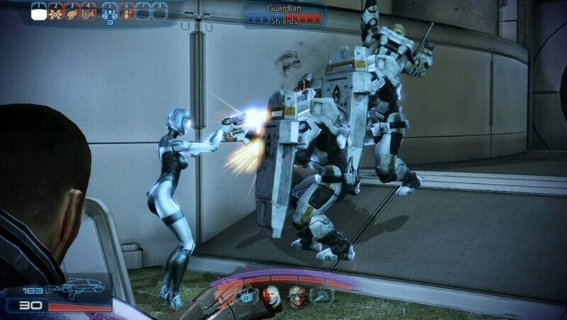 [Mass Effect 3] На скриншоте: СУЗИ и штурмовики Цербера.