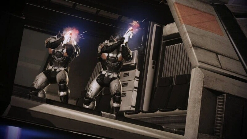 [Mass Effect 3] На скриншоте: Штурмовики Цербера стреляют из пистолетов.
