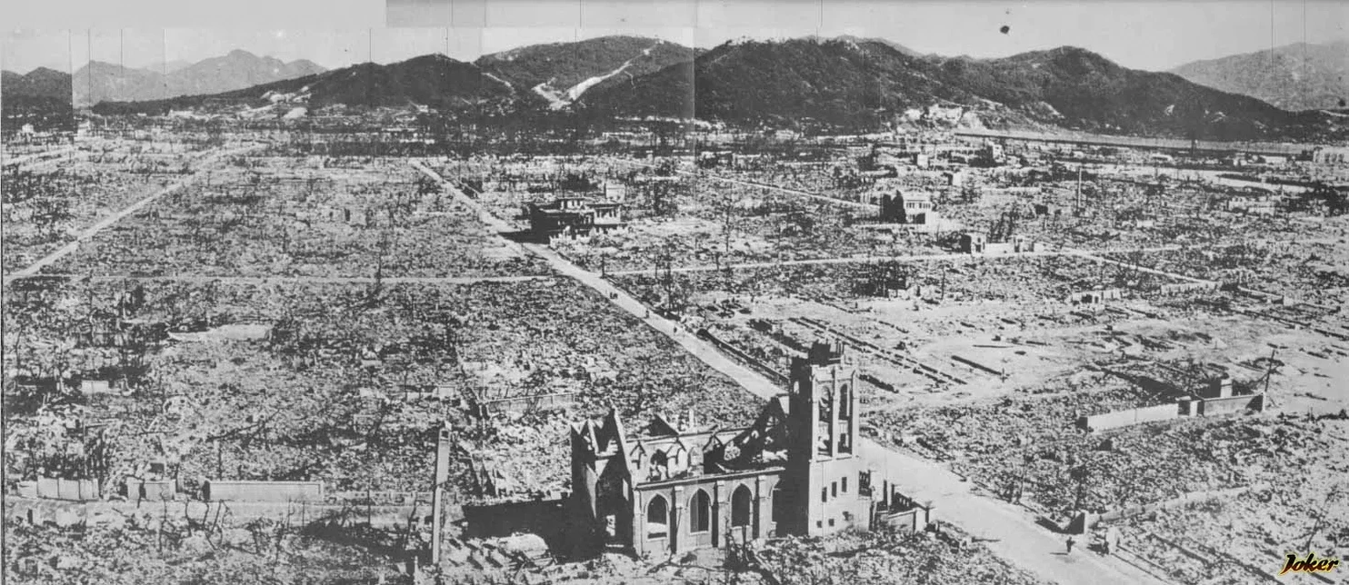 Руины Хиросимы после ядерной атаки 6 августа 1945.