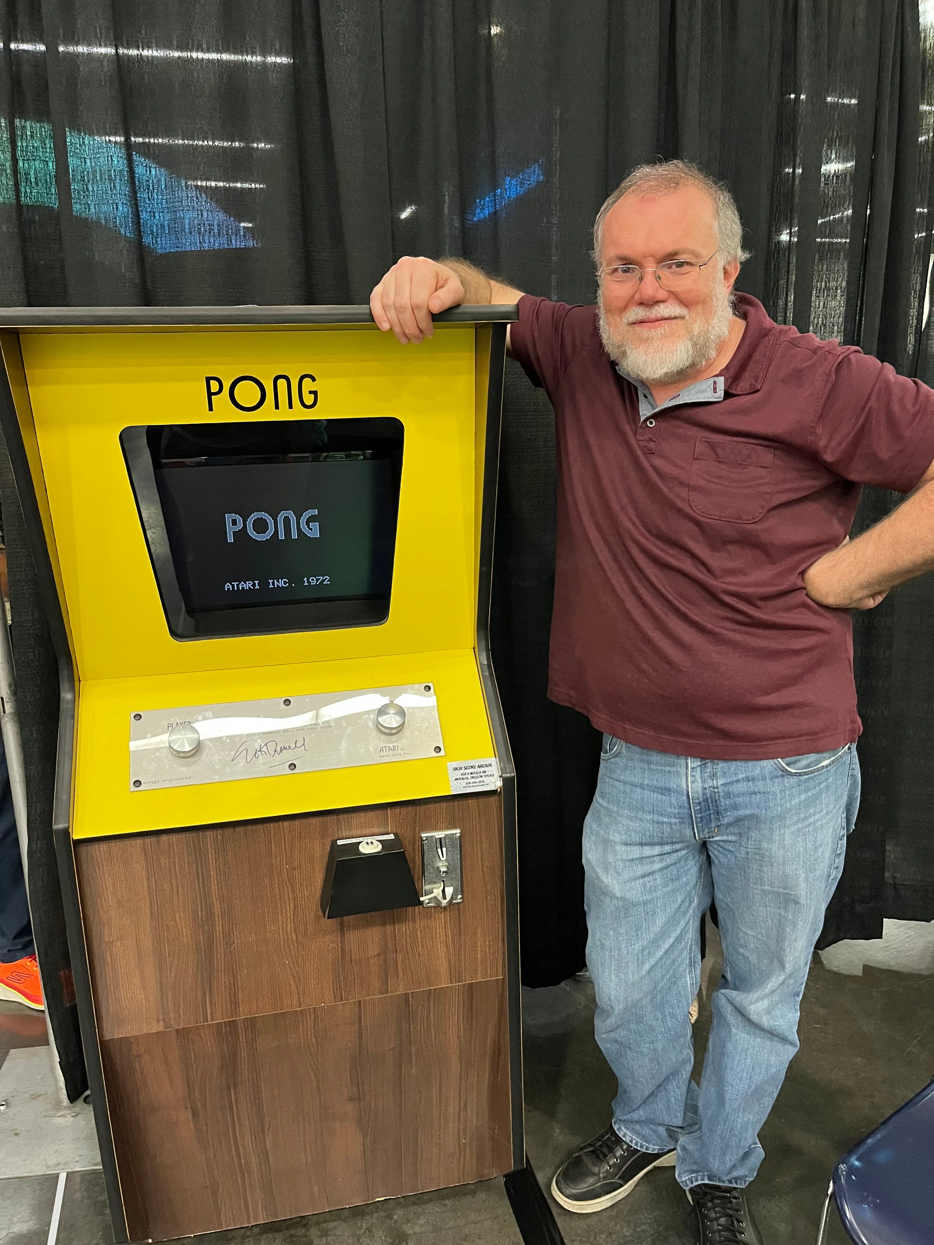 Pong — одна из игр, полностью построенных на адреналиновом игровом процессе.
